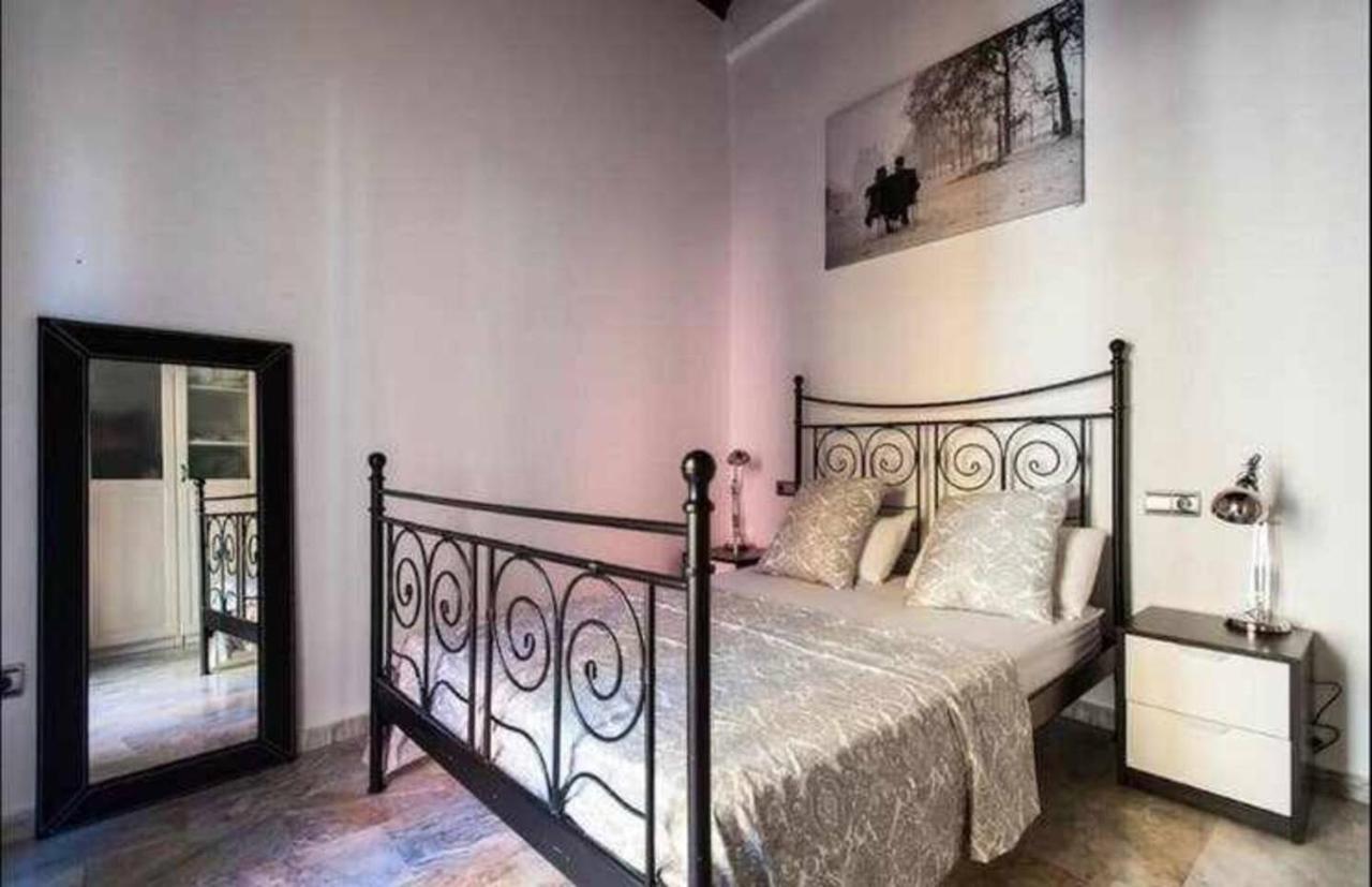 10 Min Walk To Giralda And Rooftop Sevilla Exterior foto